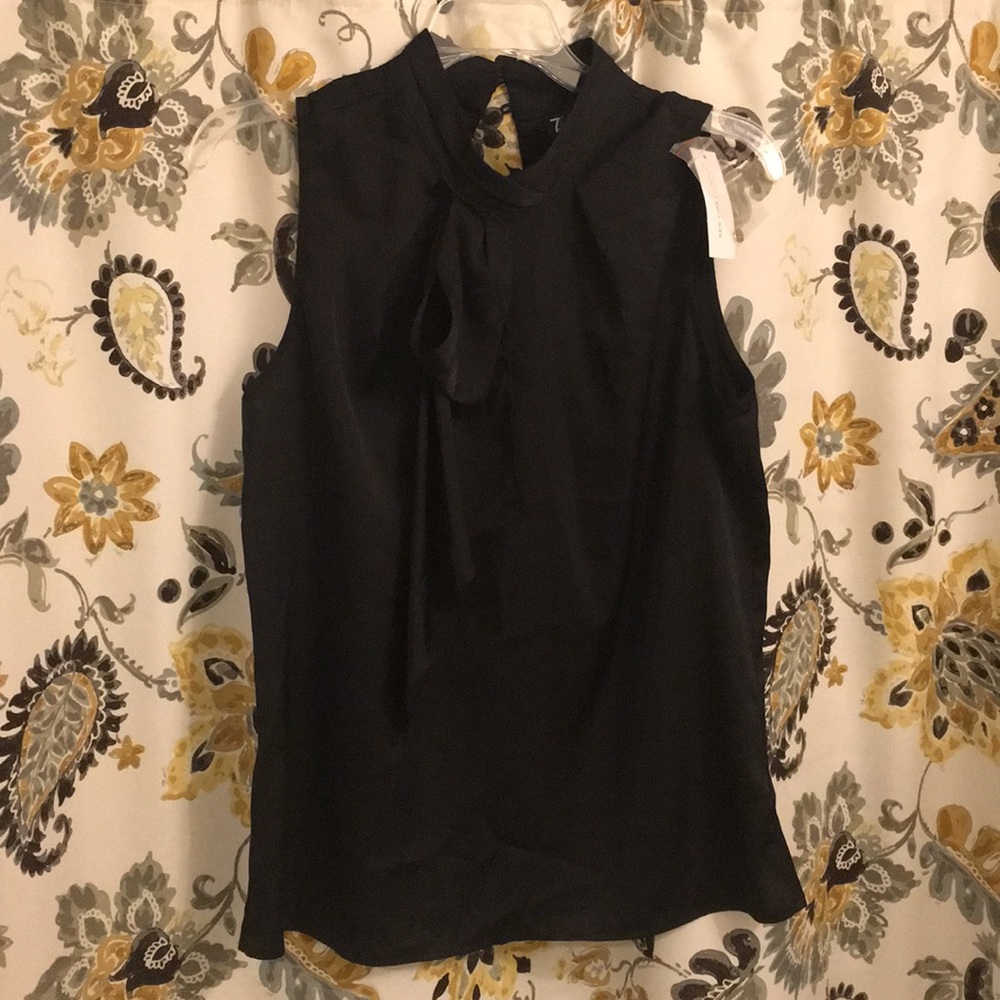 New York & co. Black shell.